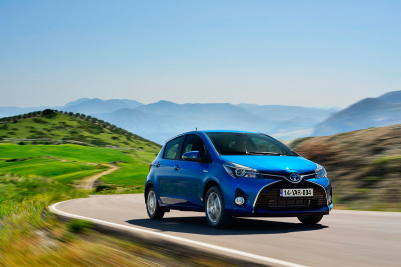 2014_Yaris_Hybrid_Active_05